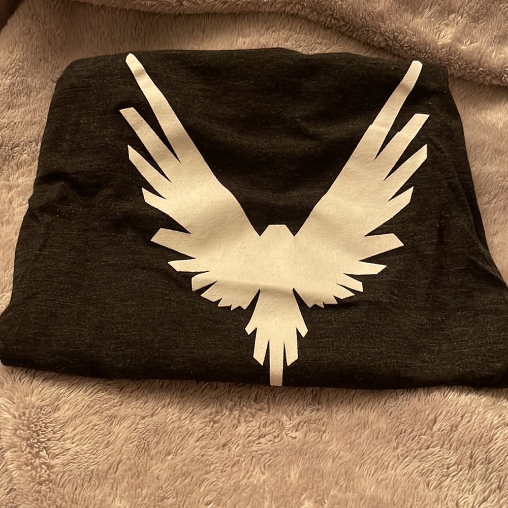 MAVERICK by Logan Paul Boy's T Shirt Dark Charcoal Grey White Long Sleeve Small